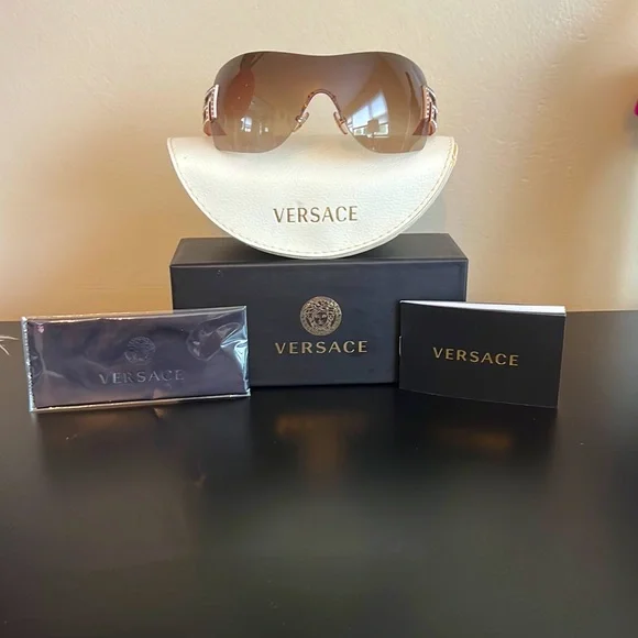 Versace | Accessories | Versace Bling Bling Make A Statement  display picture 2